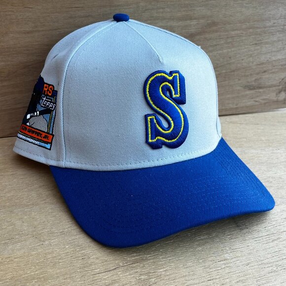 MITCHELL & NESS MARINERS KEN GRIFFEY JR TOPPS X LIDS PLAYER CHASE SERIES 2 HAT - Picture 1 of 8